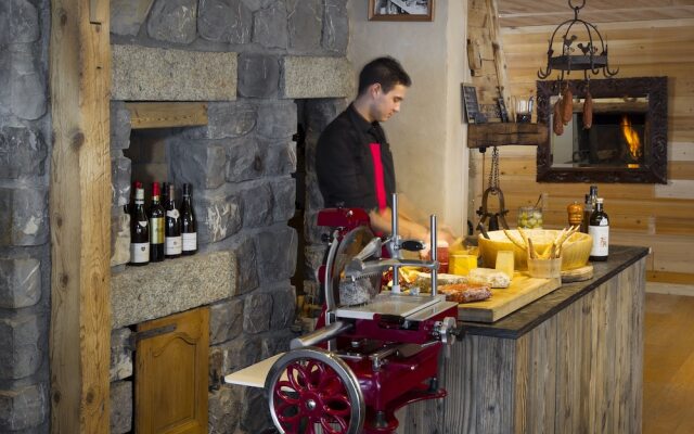 Chalet Hotel Crychar