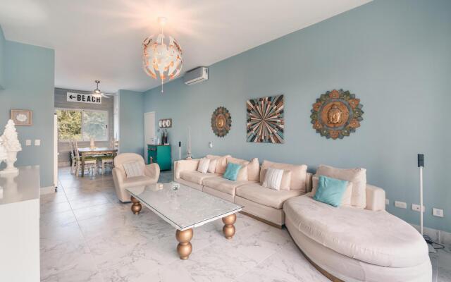 Playa Bonita Lavish Apartment at Lake View 42B