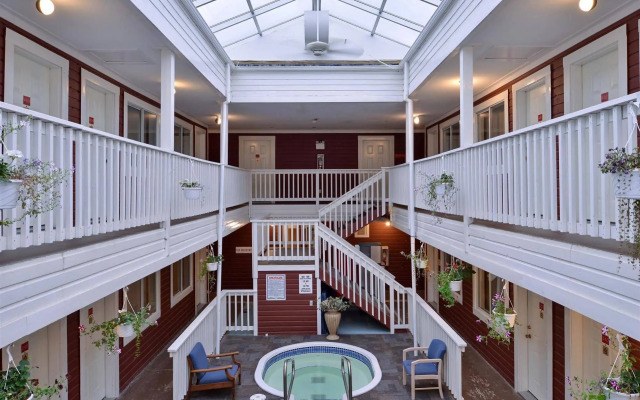 The Downtown, a Coast Hotel