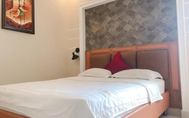Royal Hotel