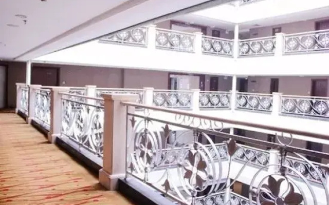 Fulide Holiday Hotel (Pangdonglai Branch, Pingyuan Road, Xinxiang)