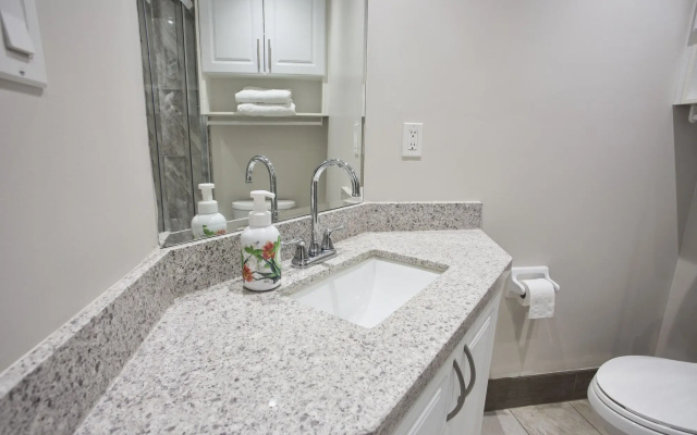 Toronto Rooms and Suites