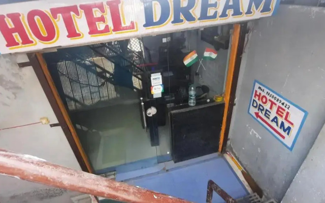 OYO 82321 Hotel Dream