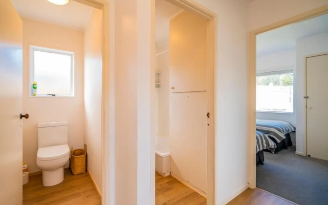 Retreat by the Beach - Pauanui Holiday Home