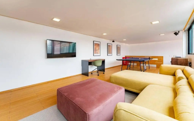 Stylish apartment with private roof top & jacuzzi