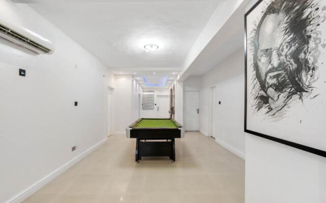 Luxury 3 bedroom waterfront apartment Lekki phase1