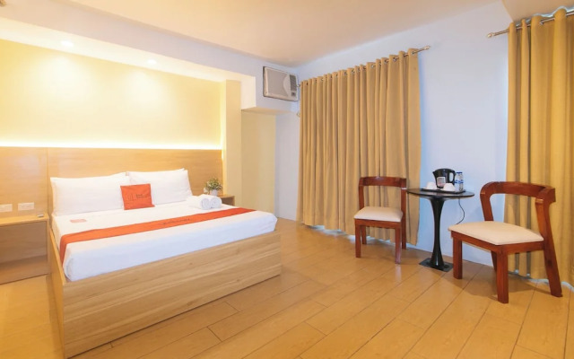RedDoorz at LuxeLite Suites Makati
