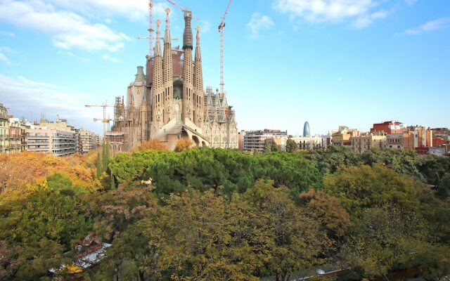 BarcelonaForRent Plaza Sagrada Familia