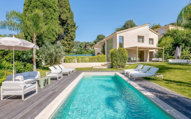 002 Villa Camille in Cannes