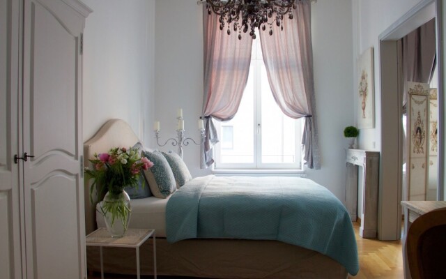 Leon Suite Apartments
