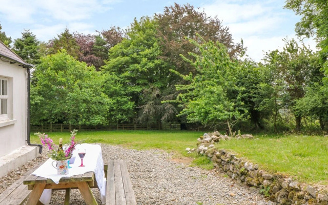 The Old White Cottage