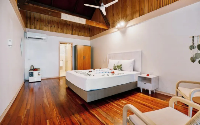 Beachcomber Island Resort