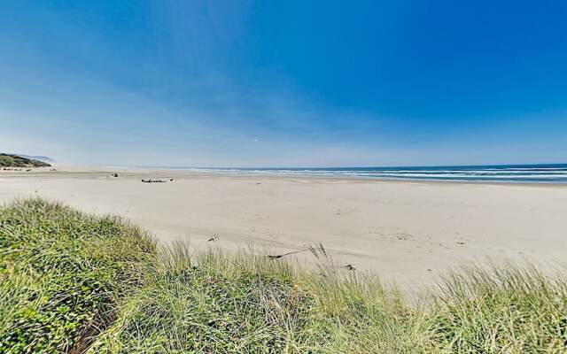 4612 SW Pacific Coast Hwy Home