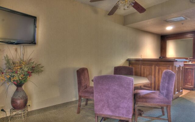 MCM Elegante Suites Abilene