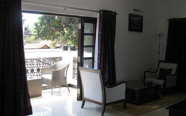 Silver Sands Hide Away