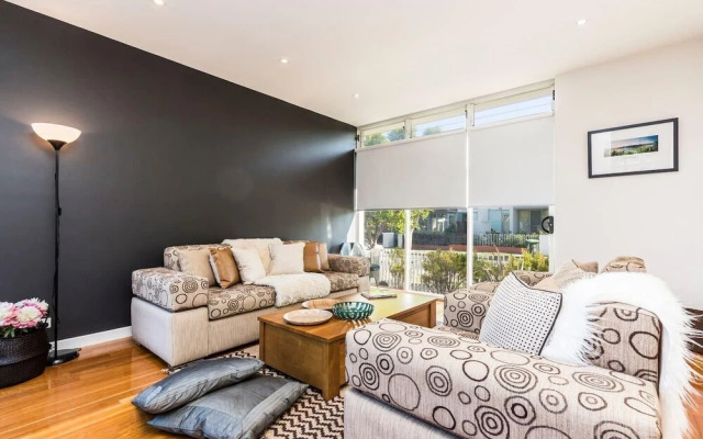 Sydney Seaside Contemporary Executive Living