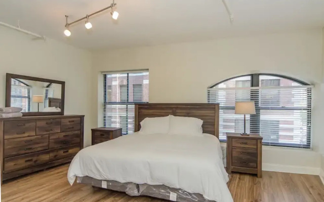BOS002 2 Bedroom Apartment By Senstay