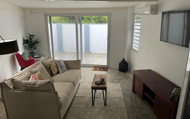 Stylish 3-bed House in Brakkeput Meimei