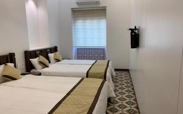 Carlton Hotel