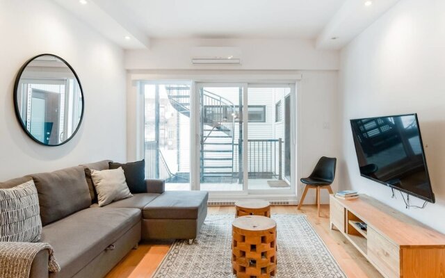 Hip, Stylish Apartment in Little Italy