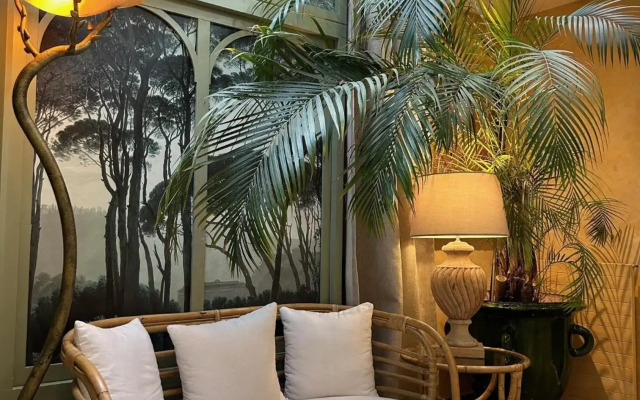 Neuilly Park Hotel