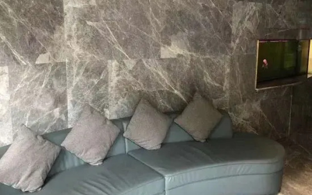 Yufuheng Business Hotel (Shenzhen Longhua Bus Station)