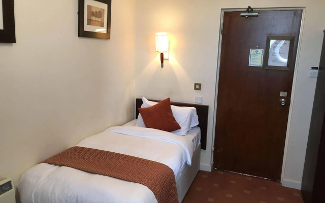 The Royal Victoria & Bull Hotel