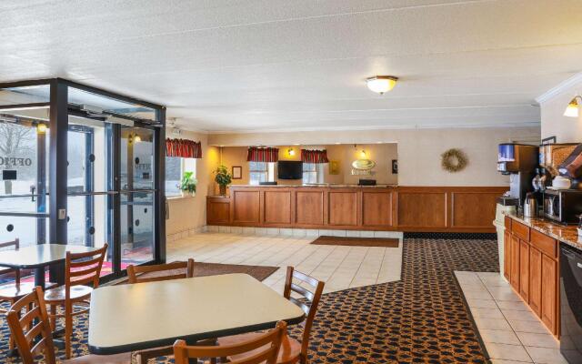 Econo Lodge Darien Lakes