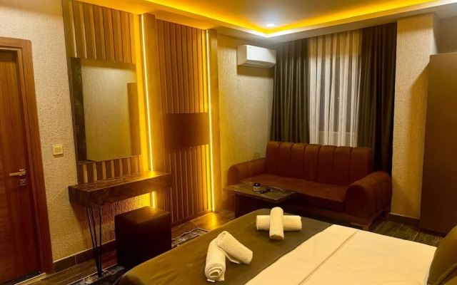 Royal Escape Hotel