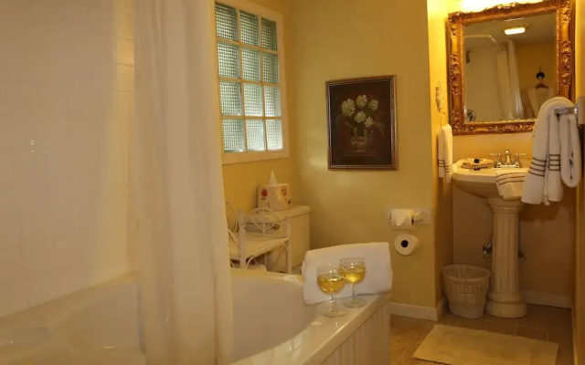 Martha's Vineyard Bed & Breakfast