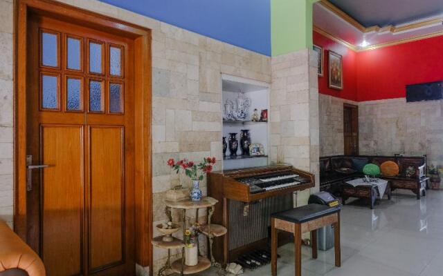 Amalia Guest House by OYO Rooms