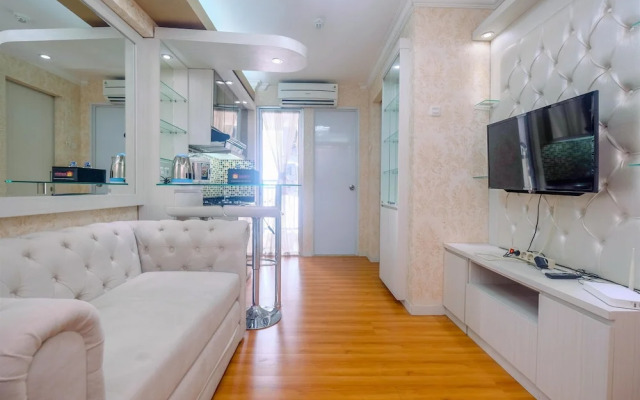 Cozy Stay 2BR Bassura City Apartment