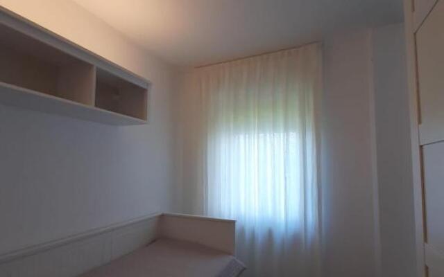 Appartamento GIOIOSA 1 con ampio terrazzo e vista Lago