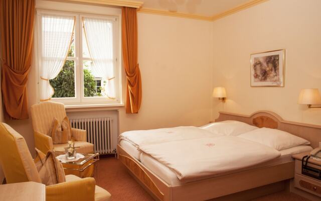 Hotel Zum weißen Stein