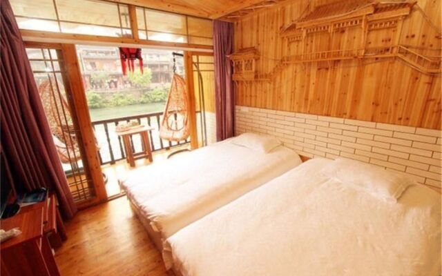 Xiongdi Renjia Diaojiaolou Inn