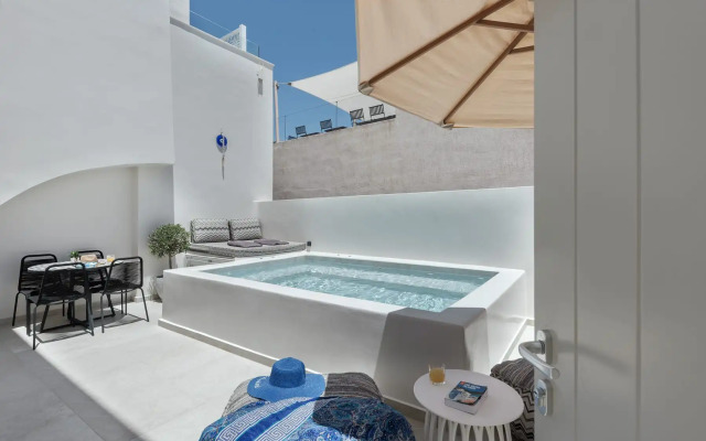 La Madeleine Oia Suites & Caves