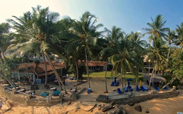Sri Gemunu Beach Resort