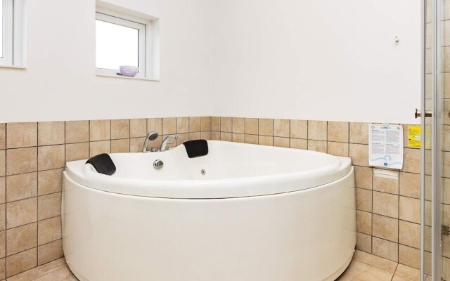 8 Person Holiday Home in Brovst-by Traum