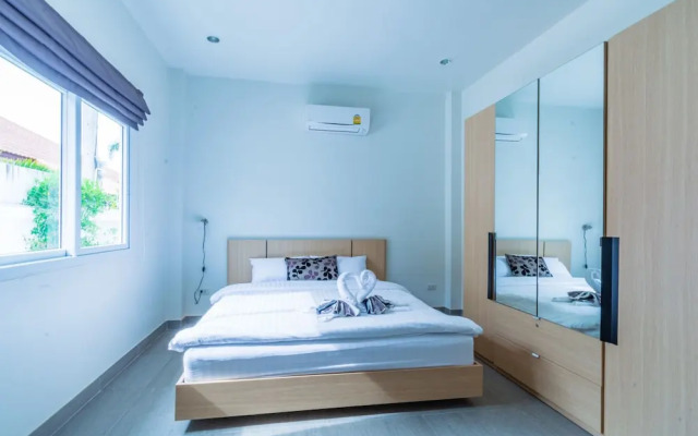 Modern 4 Bedroom Pool Villa - OPH1