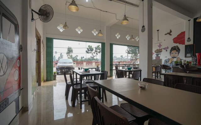 Sans Hotel Max To U Palembang