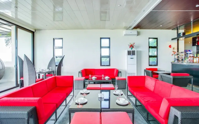OYO 489 Casa Mia Hotel Suites