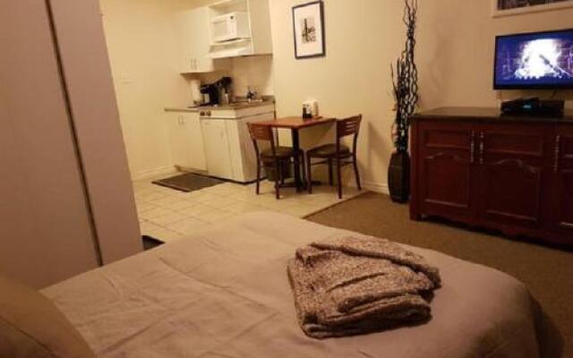 Cozy Little Studio by Amazing Property Rentals