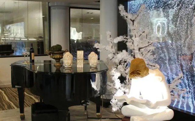 Regalia Hotel & Conference Center