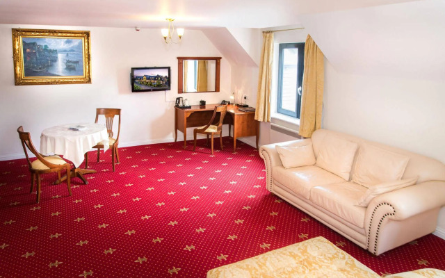 The Sharnbrook Hotel