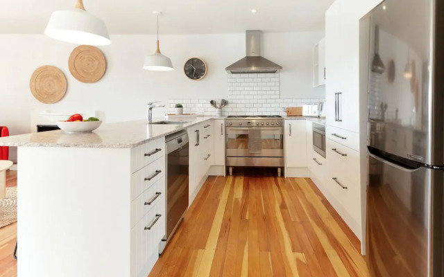 Eight on Church Waiheke Accommodation