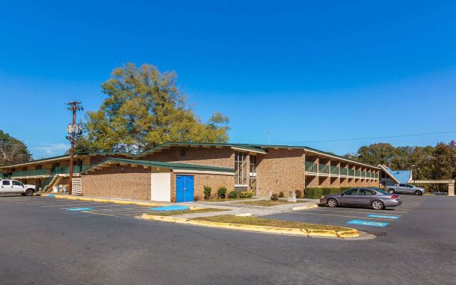 Super 8 by Wyndham Macon GA