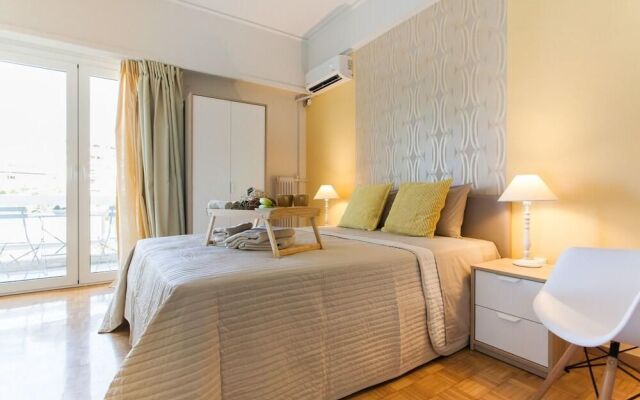 Big Central Metro Station Apartment 1