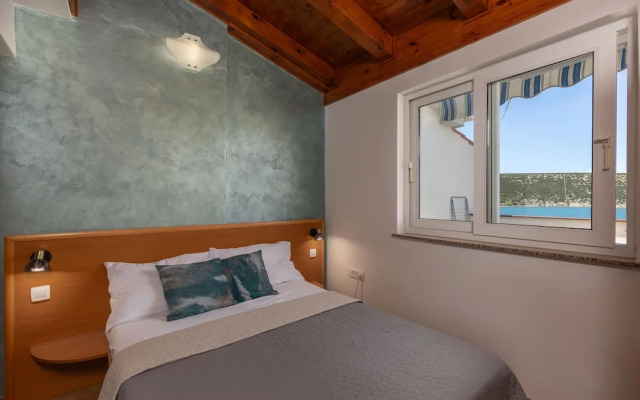 Beachfront Santa Maria 1 Apartment 4