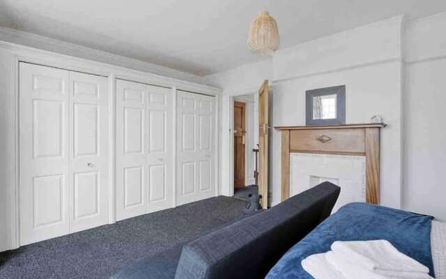 Beautifully Furnished Home - 5 Minutes to the Sea!