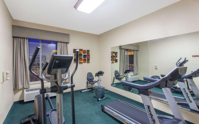 Ramada Plaza by Wyndham Gence